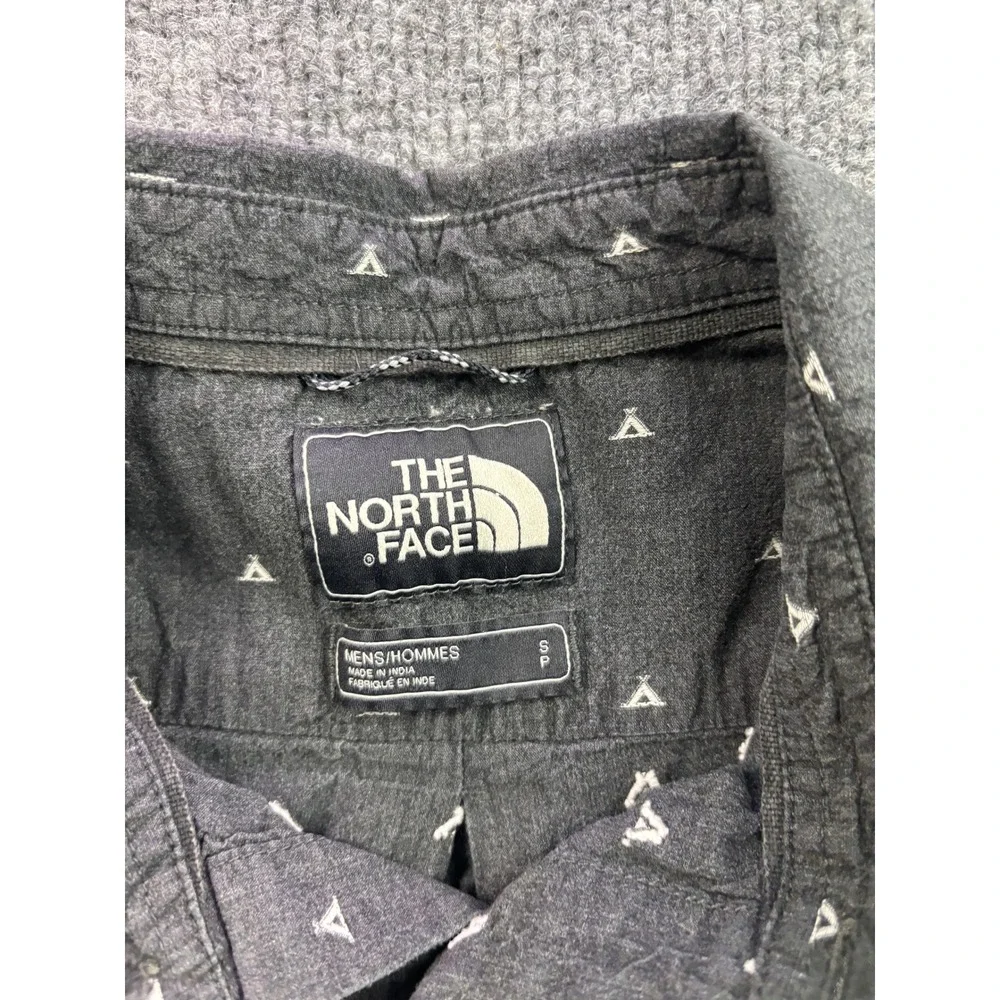 The North Face Button Up Shirt Mens Small Gray Teepee Print Short Sleeve
